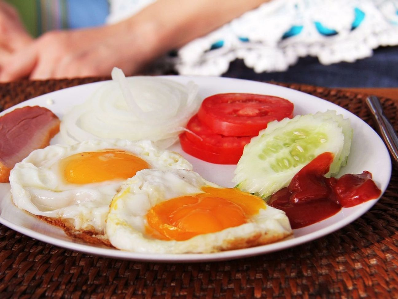 بيض بدون قفص أبداً في مزرعتنا